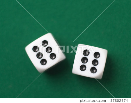 Dice 37802574