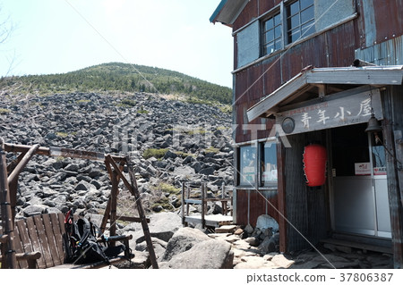 青年小屋和針織山 青年小屋和針織山 37806387