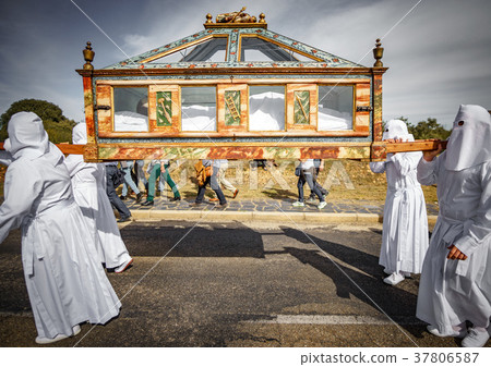Easter traditional procession with coffin 37806587