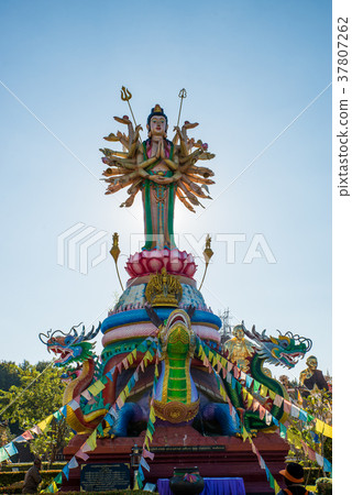 Guanyin 37807262