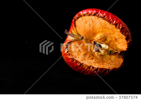 Shrivel red apple Shrivel red apple 37807374