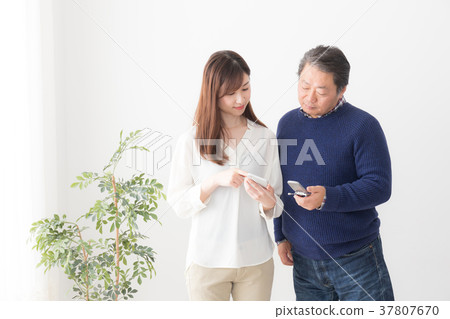Parent and child father and daughter Parent and child father and daughter 37807670