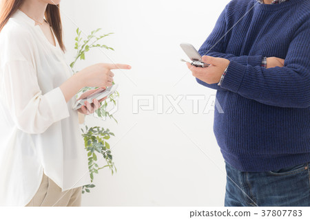 Parent and child father and daughter 37807783
