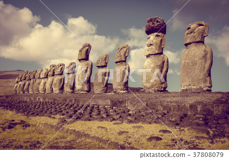 Moais statues, ahu Tongariki, easter island 37808079