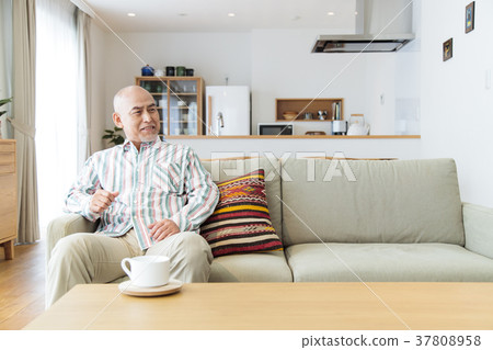 Male Middle Portrait Lifestyle Casual Male Middle Portrait Lifestyle Casual 37808958