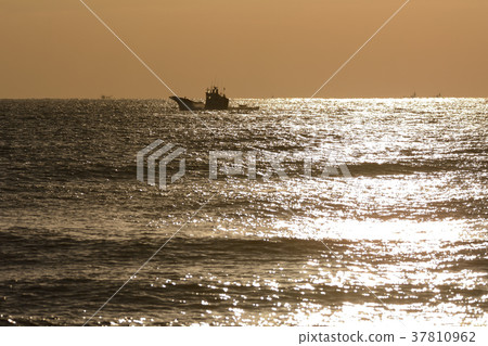 漁船和海 漁船和海 37810962