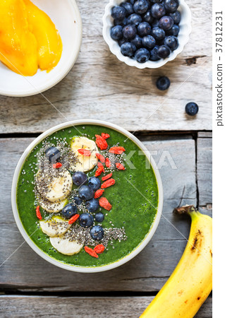 Green smoothie bowl Green smoothie bowl 37812231