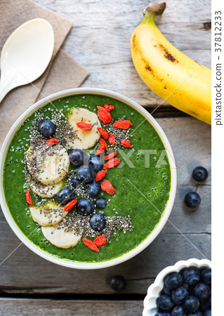 Green smoothie bowl Green smoothie bowl 37812233