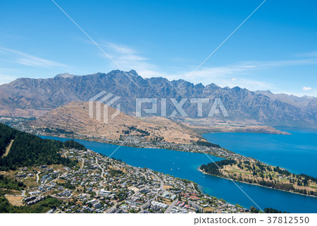 從皇后鎮觀景台觀看 37812550