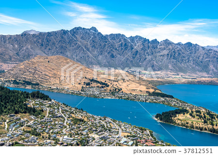 從皇后鎮觀景台觀看 37812551