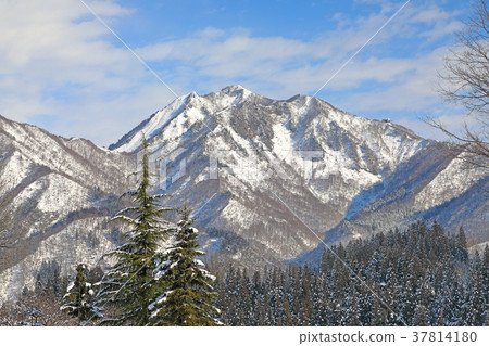 Niigata that winter mountain Niigata that winter mountain 37814180