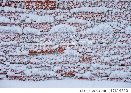 snow wall of red brick.background 37814220