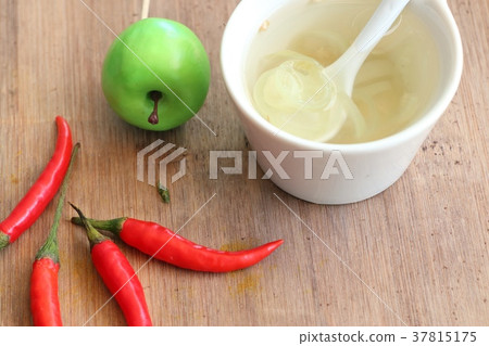 Vinegar pickled of chilli 37815175