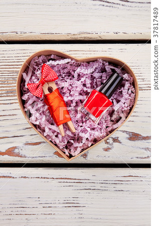 Gift in heart-shaped box Gift in heart-shaped box 37817489