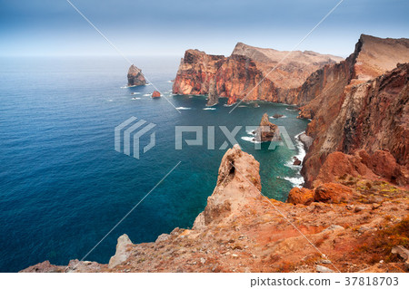 Ponta de Sao Laurenco. Coastal landscape 37818703