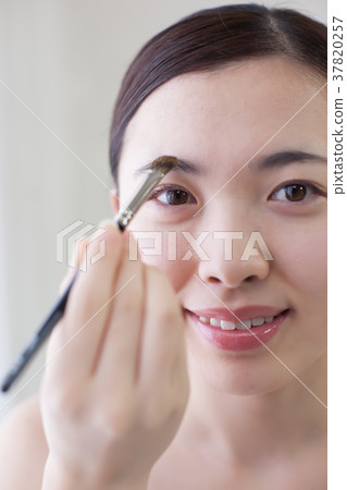 女人的化妝 女人的化妝 37820257
