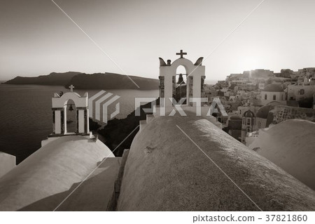 Santorini skyline 37821860