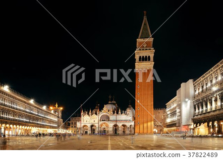 Piazza San Marco night 37822489