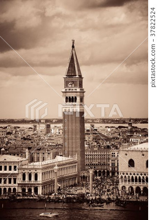 Piazza San Marco waterfront view 37822524