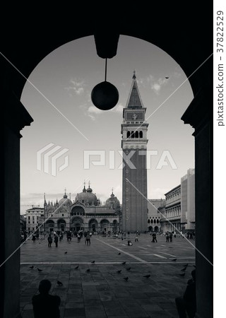 Piazza San Marco hallway 37822529