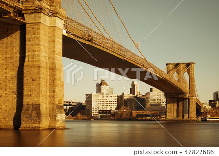 Brooklyn bridge at waterfront 37822686