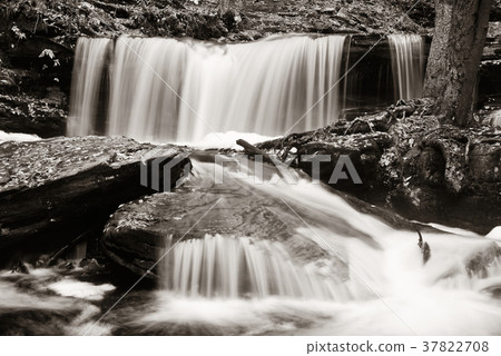 Waterfalls in black and white Waterfalls in black and white 37822708