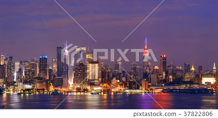 Manhattan midtown skyline at night 37822806