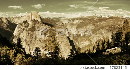 Yosemite national park 37823143