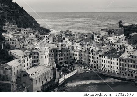 Vernazza buildings and sea in Cinque Terre 37823579