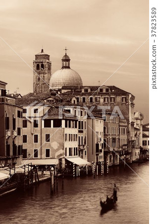 Venice grand canal 37823589