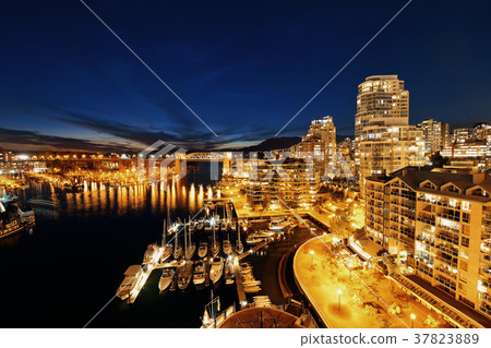 Vancouver harbor view 37823889