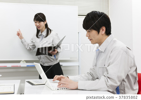 給介紹的商人商人開會議 37835802
