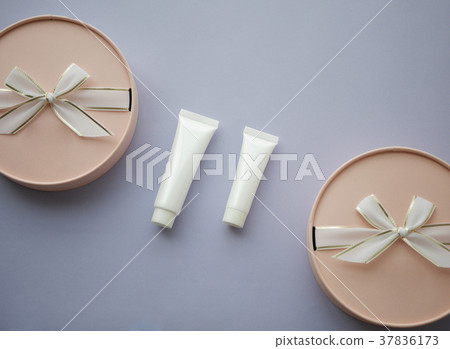 Natural cosmetic packaging.blank tube container. 37836173