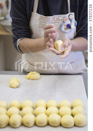 Bread making Bread making 37837238
