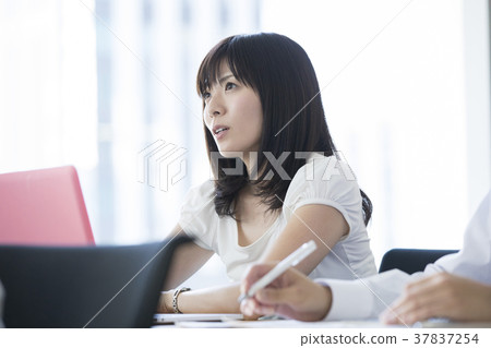  企業形象 37837254