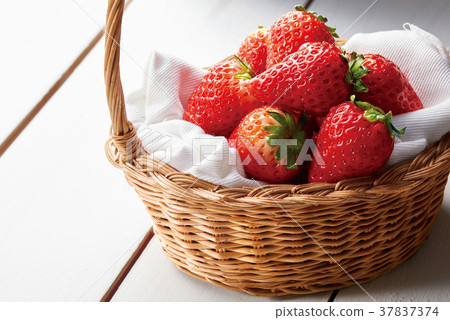 Strawberry basket Strawberry basket 37837374