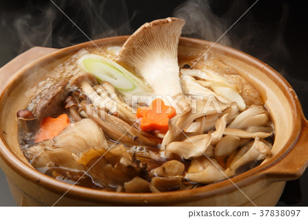 蘑菇鍋 37838097