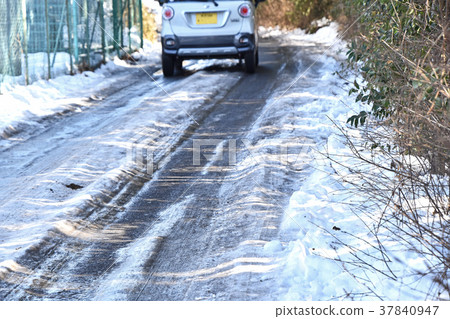 frozen road 37840947