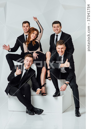 Mixed group of business men and women 37841784