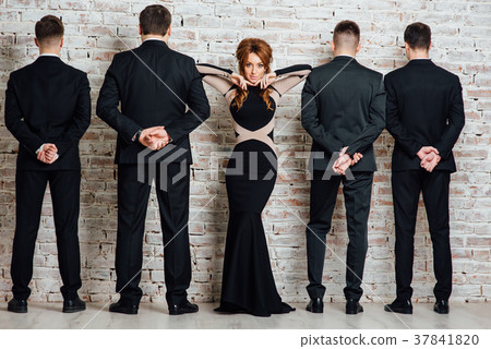 Mixed group of business men and woman 37841820