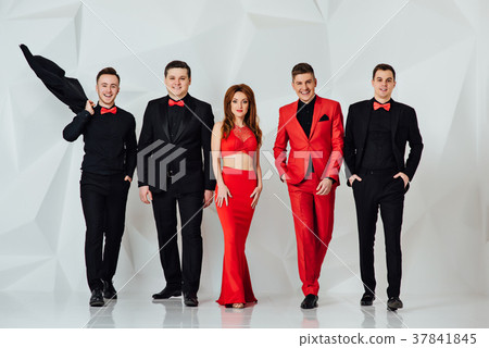 Mixed group of business men and women 37841845