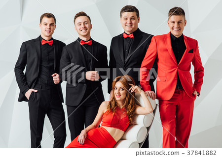 Mixed group of business men and women 37841882