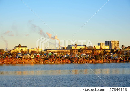 Yacht harbor along the Sagami River that turns red in the setting sun 37844118