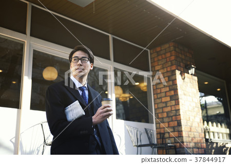 等待某人的商人 等待某人的商人 37844917