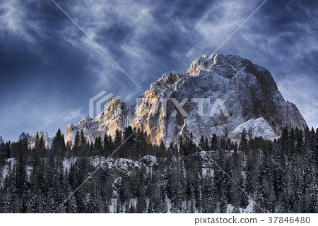 Sassolungo mountains at the sunrise 37846480