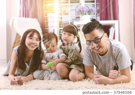 Asian family 37846506