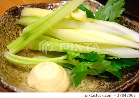 Delicious celery Delicious celery 37848068