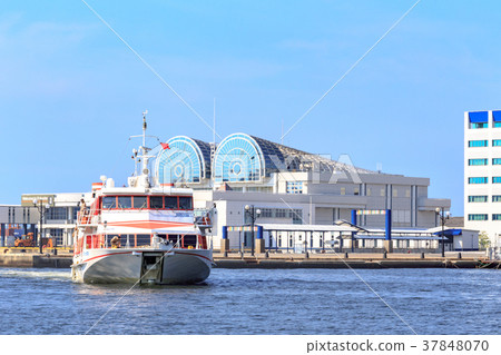 Cityscape Luxury cruise ship and central pier Hakata-ku, Fukuoka City Cityscape Luxury cruise ship and central pier Hakata-ku, Fukuoka City 37848070