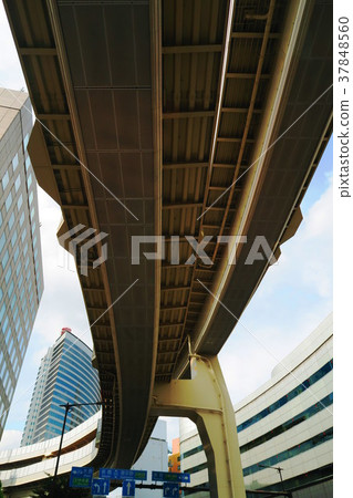 靠近大都會高速公路中環線的西新宿交界處 靠近大都會高速公路中環線的西新宿交界處 37848560