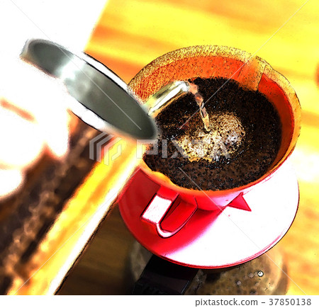 Hand coffee 37850138